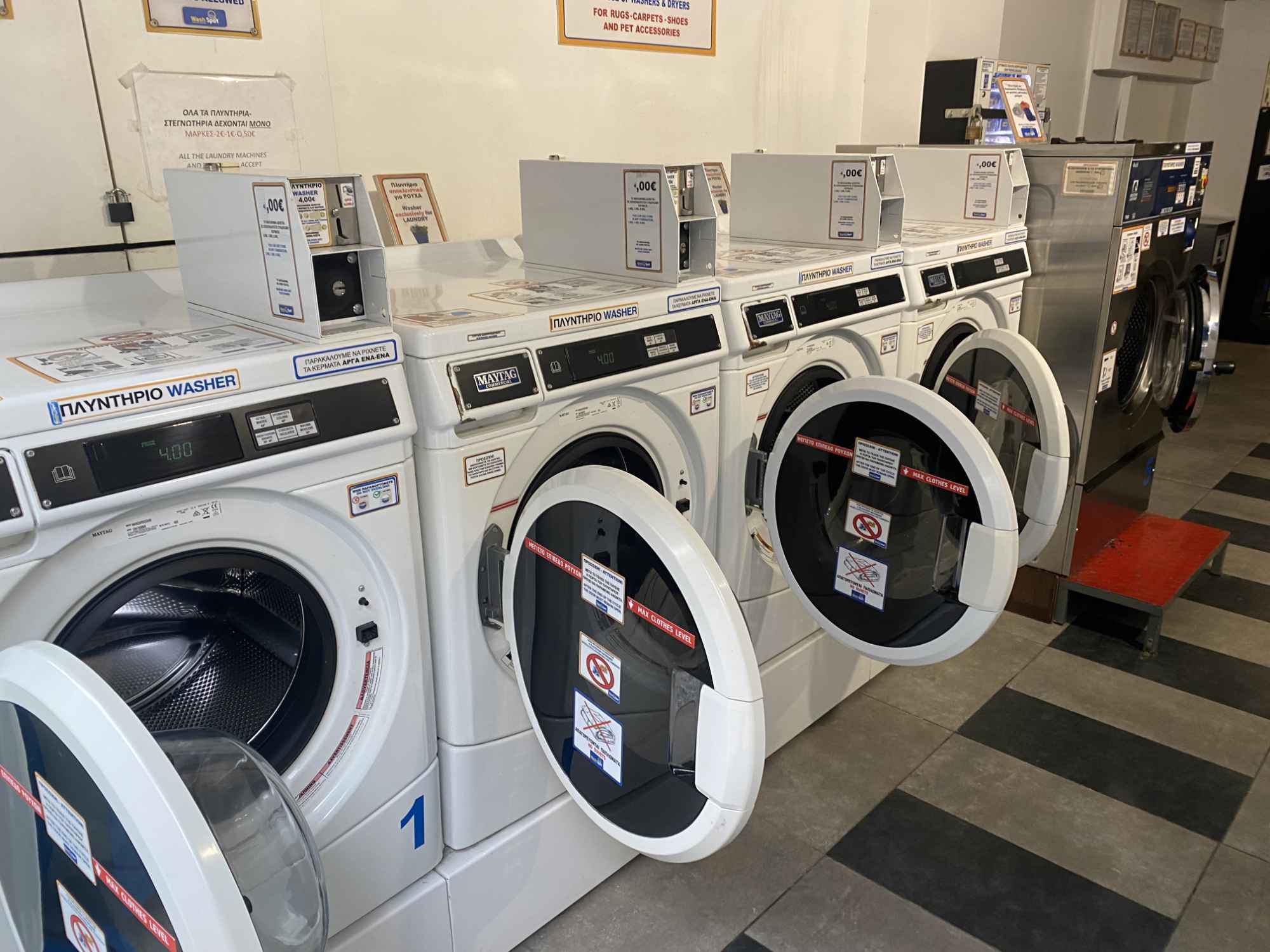 Επαγγελματικά στεγνωτήρια ρούχων μεγάλης χωρητικότητας στο WashSpot Παγκράτι